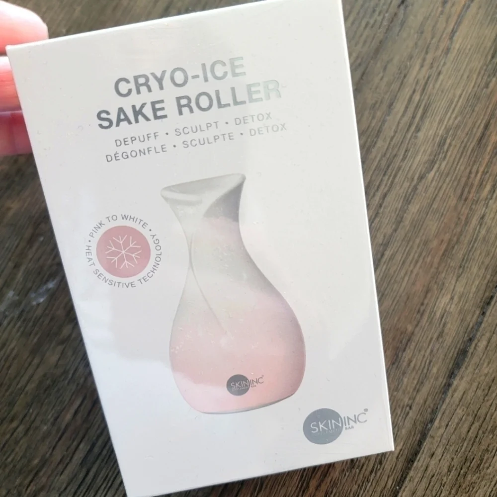 NIB Cryo-Ice Sake Roller (BLUSH EDITION)